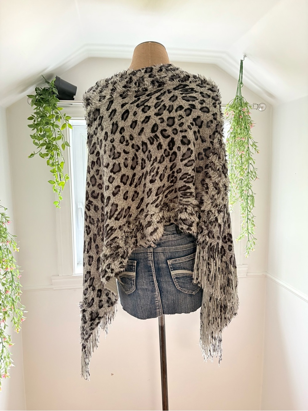 Leopard Print Fuzzy Poncho - Gray and Black - Picture 3 of 5